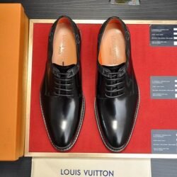 LOUIS VUITTON Men Cowhide Leather Shoes Suit Shoes 2 color