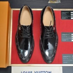 LOUIS VUITTON Men Cowhide Leather Shoes Suit Shoes 2 color